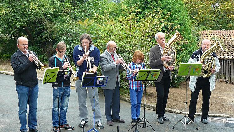 Der Posaunenchor spielte Choräle.