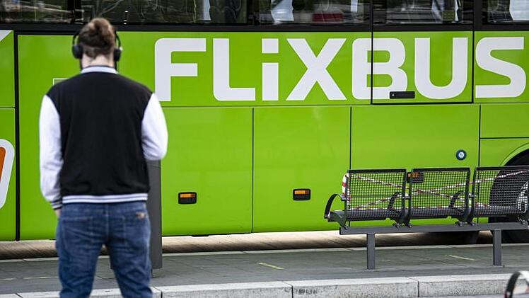 Mann (53) rastet in FlixBus in Himmelkron aus - und schl&auml;gt Busfahrer mit der Faust ins Gesicht