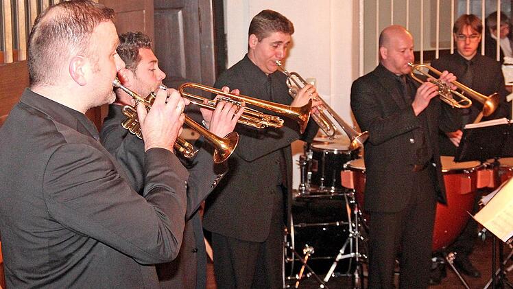 Das Ensemble begeisterte in der St.Georgskirche. Fotos: Johanna Blum