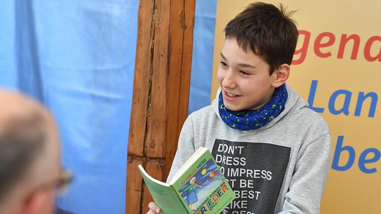 Louis Sch&ouml;nlein von der Staatlichen Realschule Sche&szlig;litz &uuml;berzeugte Zuh&ouml;rer und Jury. Foto: Ronald Rinklef