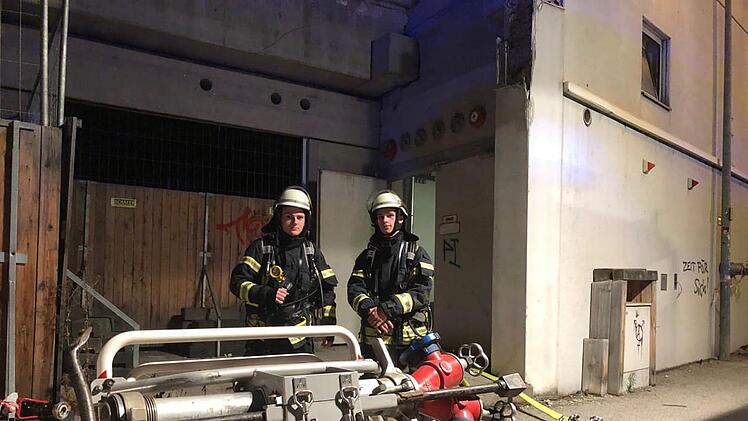 Bamberg: Atrium-Brand fordert Feuerwehr gleich mehrfach - "schwierig"
