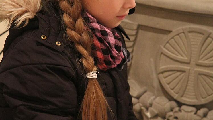 Voll konzentriert: Lea Sesselmann am Klavier.