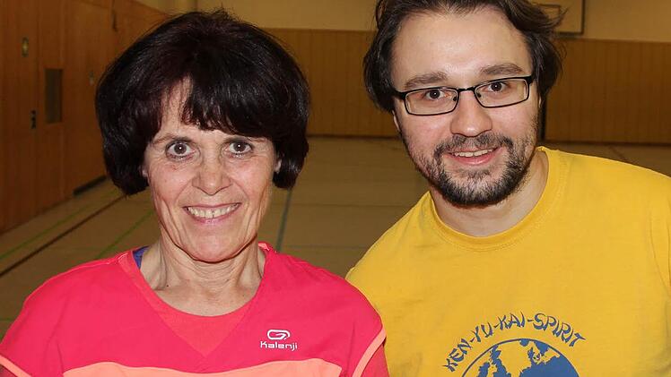 DAV-Trainerin Gisela Müller hat Redakteur Benedikt Borst zum Probetraining eingeladen. Foto: privat