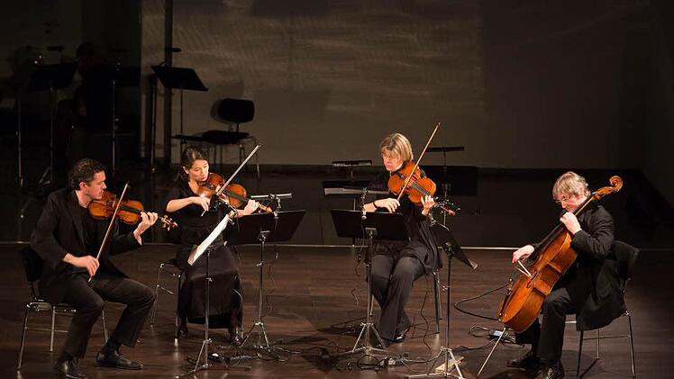 Ein Streichquartett um Konzertmeister Bart Vandenbogaerde spielte Puccinis "Crisantemi".Foto: Barbara Herbst