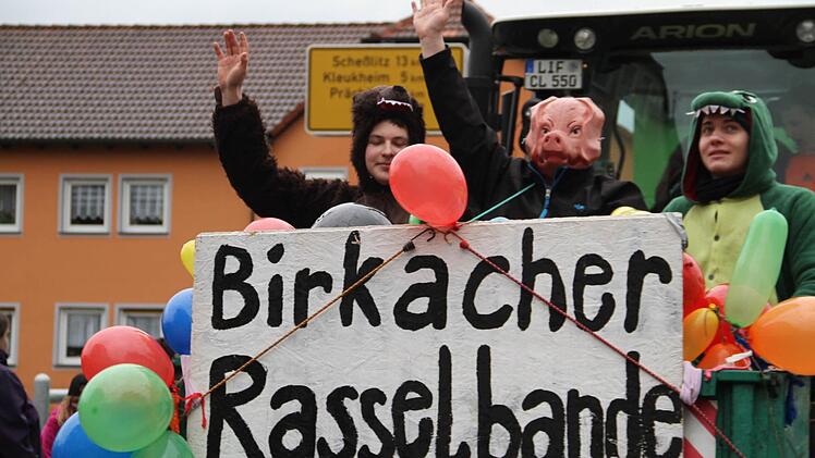 Fröhlich grüßt die Birkacher Rasselbande.