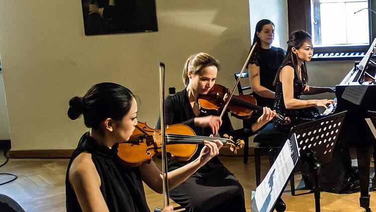 Mitreißend musiziert: Werke von Frank Bridge und Edward Elgar erklang beim Coburger Rathauskonzert.Foto: Jochen Berger