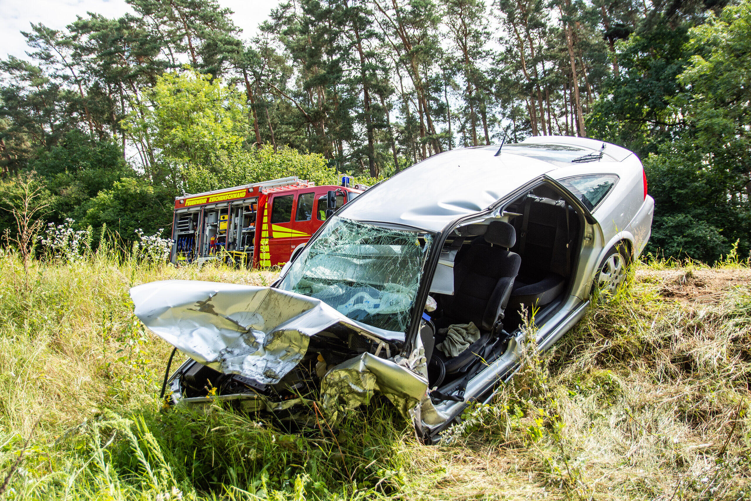 Lauf An Der Pegnitz Schwerer Zusammenstoss Auf B14 Zwei Schwerverletzte Ein Mensch In Lebensgefahr