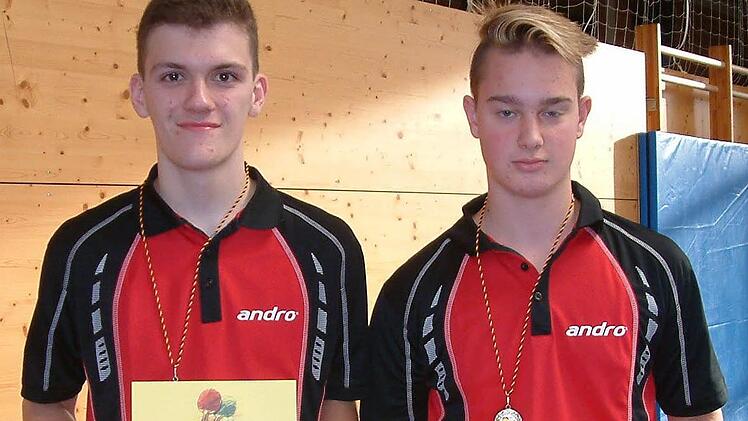 Maximilian Derrfuß (li.) und Filip Rudrich vom TTC Neunkirchen.  Foto: Hans Franz