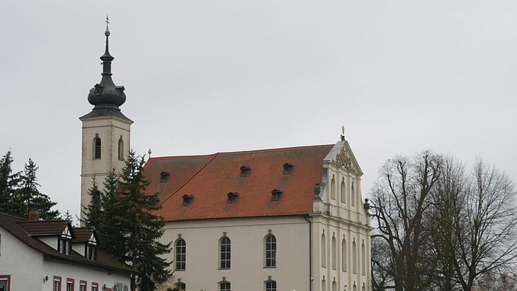 Nach einigen Verzögerungen wird nun im Frühling die Sanierung der Wallfahrtskirche "Maria Limbach" beginnen. Die örtliche Kirchenstiftung und vor allem die Diözese Würzburg investieren über eine Million Euro und die Stadt Eltmann ist ebenfalls mit einem sechsstelligen Betrag dabei.  Fotos Sabine Weinbeer