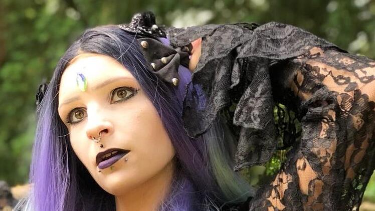 Abbygale sieht jeden Tag ganz anders aus: Sie trägt verschiedene Perücken, anderes Make-up und unterschiedliche Klamotten.Foto: privat