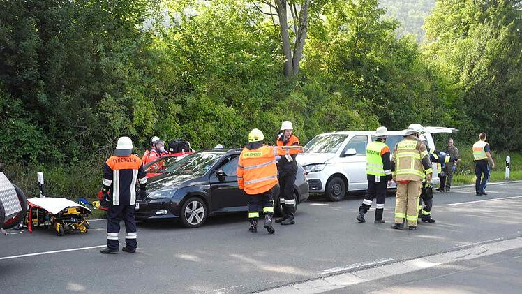 Bei dem Auffahrunfall wurden zwei Fahrzeugen aufeinander geschoben.