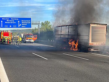 Lkw-Brand auf der A5 Lkw-Brand auf der A5