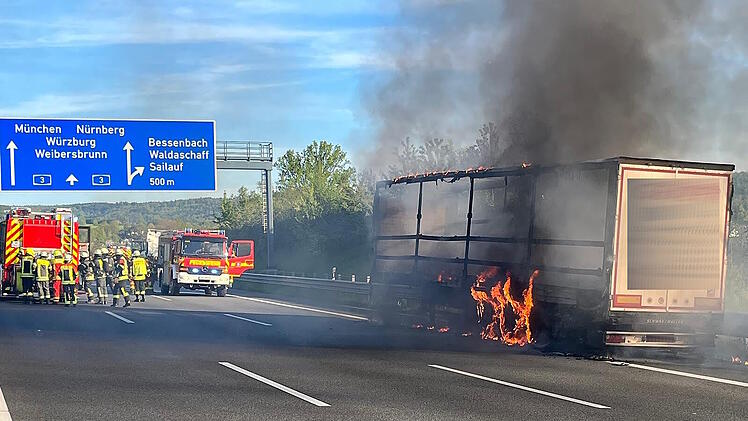 Lkw-Brand auf der A5