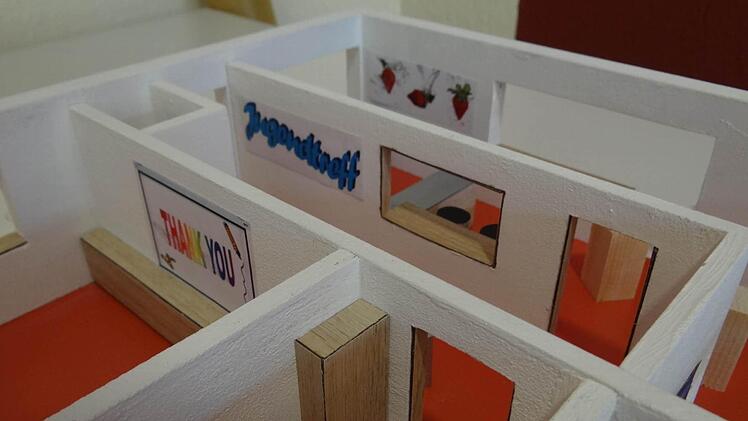 Mehr bunte Wände und Durchbrüche durch solchen würden zu einem offeneren Konzept im Jugendtreff beitragen.