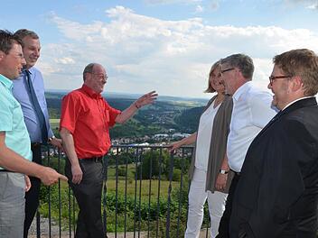 Gemeinsam angetreten, um das Coburger Land und den Raum bis zum Rennsteig als EINE Tourismusregion bekannt zu machen (von links): Stefan Hinterleitner, Michael Amthor, Hans-Peter Schmitz, Birgit Weber, Michael Busch und Björn Cukrowski. Foto: Rainer Lutz