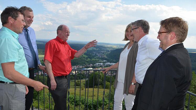Gemeinsam angetreten, um das Coburger Land und den Raum bis zum Rennsteig als EINE Tourismusregion bekannt zu machen (von links): Stefan Hinterleitner, Michael Amthor, Hans-Peter Schmitz, Birgit Weber, Michael Busch und Björn Cukrowski. Foto: Rainer Lutz