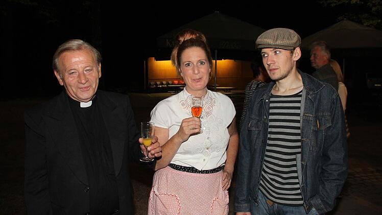 Umtrunk nach der Vorstellung Foto: Jürgen Gärtner