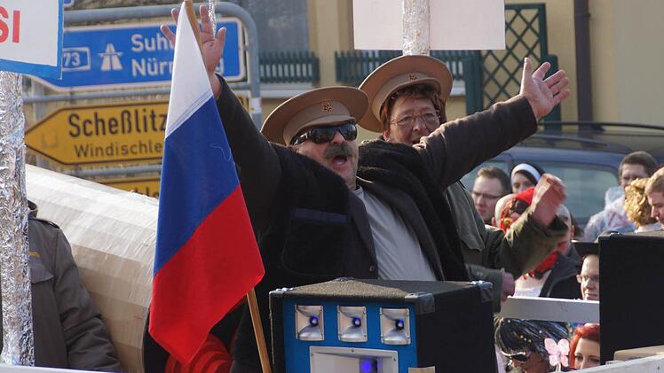 "Je suis Ossi", skandiert der Pfeifenclub Ebing. Foto: Johannes Michel