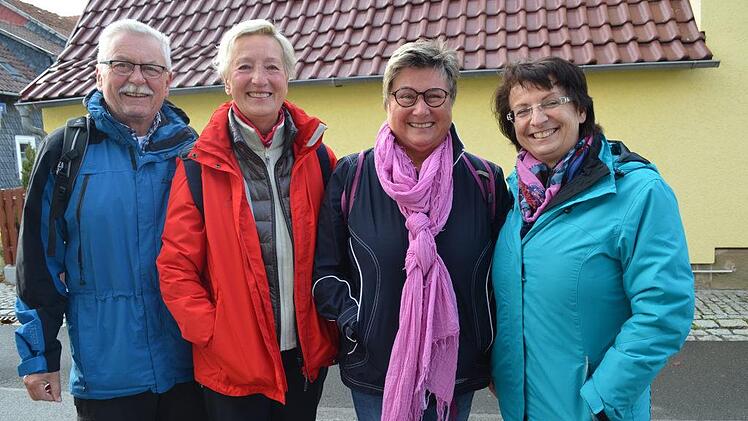 Immer wieder neugierig und begeistert von der Natur in Thüringen: Norbert Müller, Gudrun Oswald, Marliese Stegner und Angela Stegner. Foto: Gabi Bertram