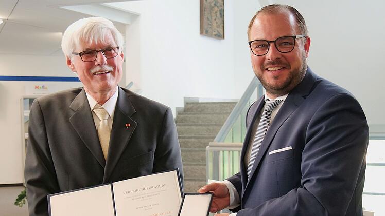 Landkreis Coburg: 71-j&auml;hriger Spendensammler mit Verdienstmedaille ausgezeichnet - "werde weiter aktiv sein"