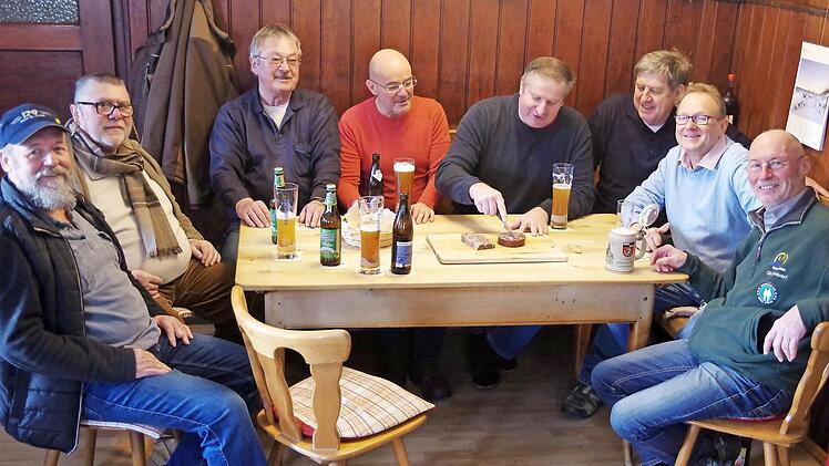 Im großen Finale haben die ""Rejdiche Preßsackschmecker"" den Sieger gekürt. Das Bild stammt von einer Verkostungsrunde im Vorfeld.  Foto: Heike Schülein