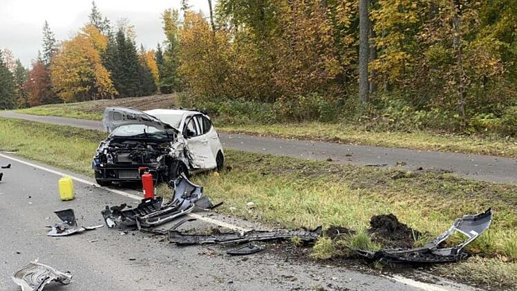 Unfall mit zwei Verletzten und Totalschäden im Kreis Kronach