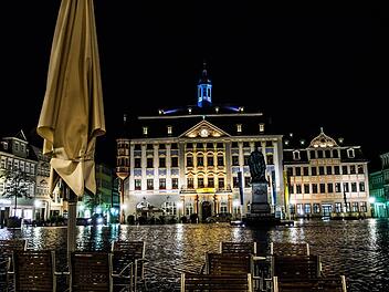 Marktplatz Coburg um Mitternacht - vom Stadthaus aus gesehenFoto: Jochen Berger