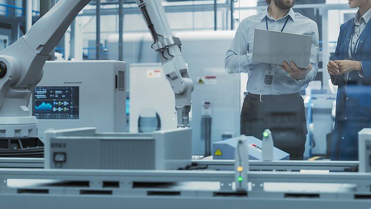 Technologie, Forschung, Labor, Industrie, Fabrik, Herstellung, Produktion, Computer, Laptop, Digital, Ingenieur