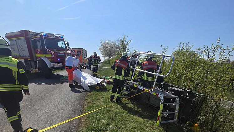 Elektro-Lastenrad im Kreis Kitzingen kippt um und muss am Hang gegen Absturz gesichert werden