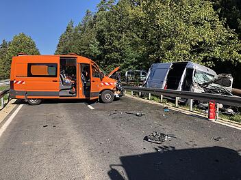 Drei Verletzt nach Kollision zwischen zwei Transportern