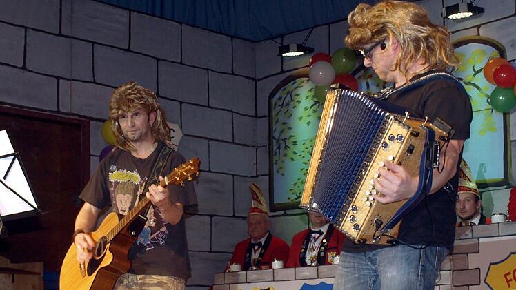 Tschito (Michael Burger, links) und Lasse (Lars Fischer) hatten allerlei Witze auf Lager. Foto: Susanne Deuerling
