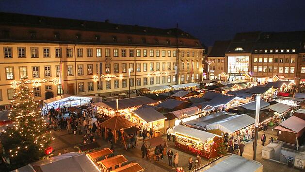 Auch von Corona bedroht: der Bamberger Weihnachtsmarkt am Maxplatz. Foto: Archiv