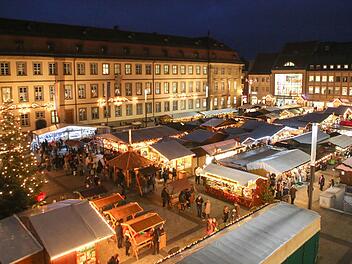 Auch von Corona bedroht: der Bamberger Weihnachtsmarkt am Maxplatz. Foto: Archiv