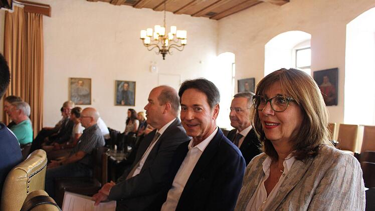 Sprechen für ihre Unternehmen und die Globe Coburg GmbH: Klaus-Jürgen Heitmann (HUK-Coburg), Michael Stoschek (Brose) und Tina-Maria Vlantoussi-Kaeser (Kaeser Kompressoren). Foto: Ulrike Nauer