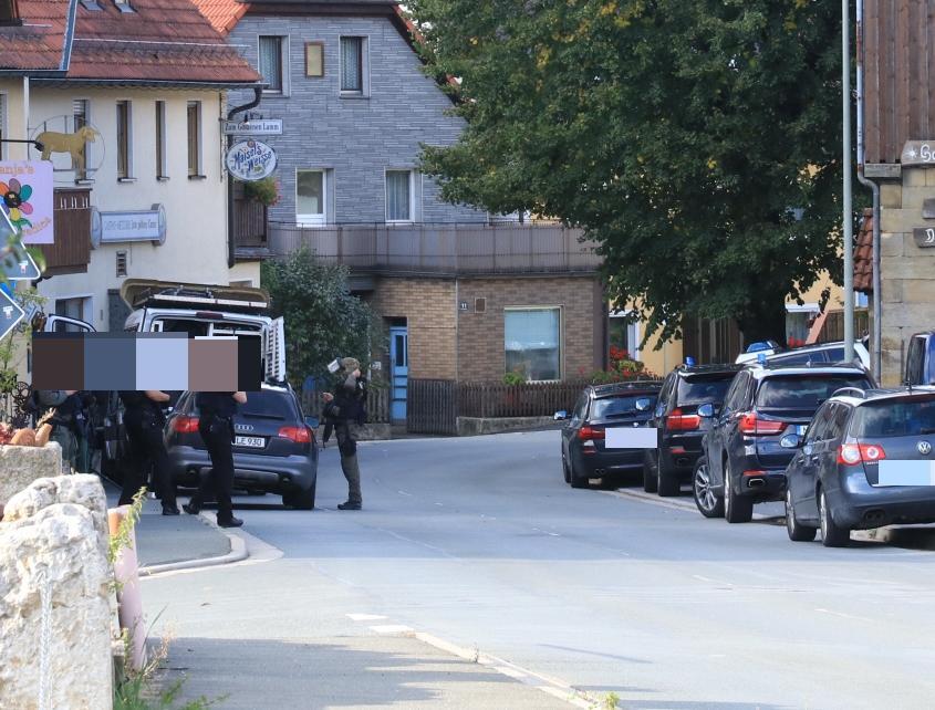 Polizei riegelt Plankenfels ab