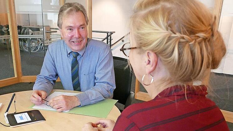 Manfred Kästle berät überwiegend VdK-Mitglieder in allen Fragen rund um die Rente.  Foto: Marion Krüger-Hundrup