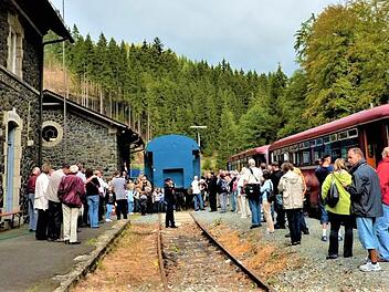 Viel Anklang findet der "Rote Brummer". Mittlerweile haben über 130 000 Besucher die Attraktion genossen. Foto: Fleischmann