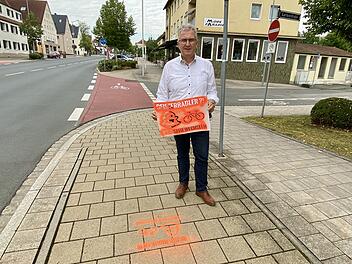 Stein: Initiative f&uuml;r mehr Sicherheit beim Fahrradfahren - ein kleines Symbol mit gro&szlig;er Wirkung