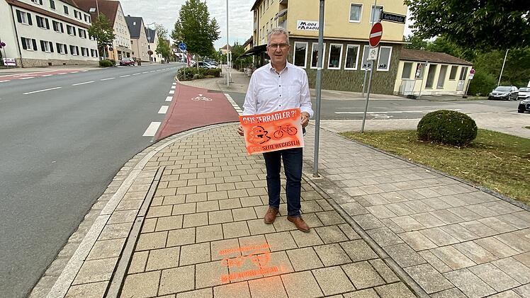 Stein: Initiative f&uuml;r mehr Sicherheit beim Fahrradfahren - ein kleines Symbol mit gro&szlig;er Wirkung