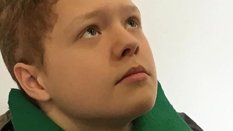 Der grüne Kragen als Zeichen der Andersartigkeit - wer ihn bekommt, fühlt sich abgestempelt. Foto: diversity-works.de