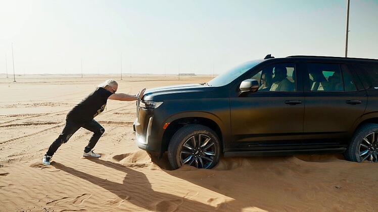 Die Geissens bleiben auf dem Weg zum Fotoshooting pl&ouml;tzlich im Sand stecken.