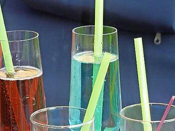 Bunt und appetitlich sehen die Strandcocktails aus, die in Messenfeld angeboten werden.  Fotos: privat