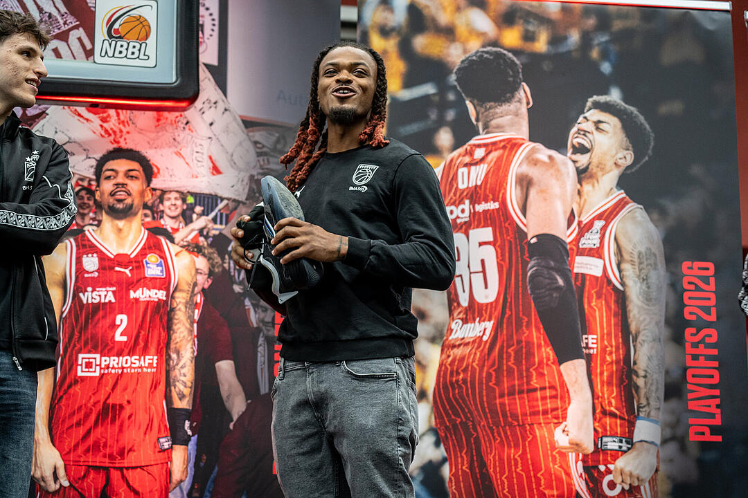 Freak City feiert seine Pokal-Helden.