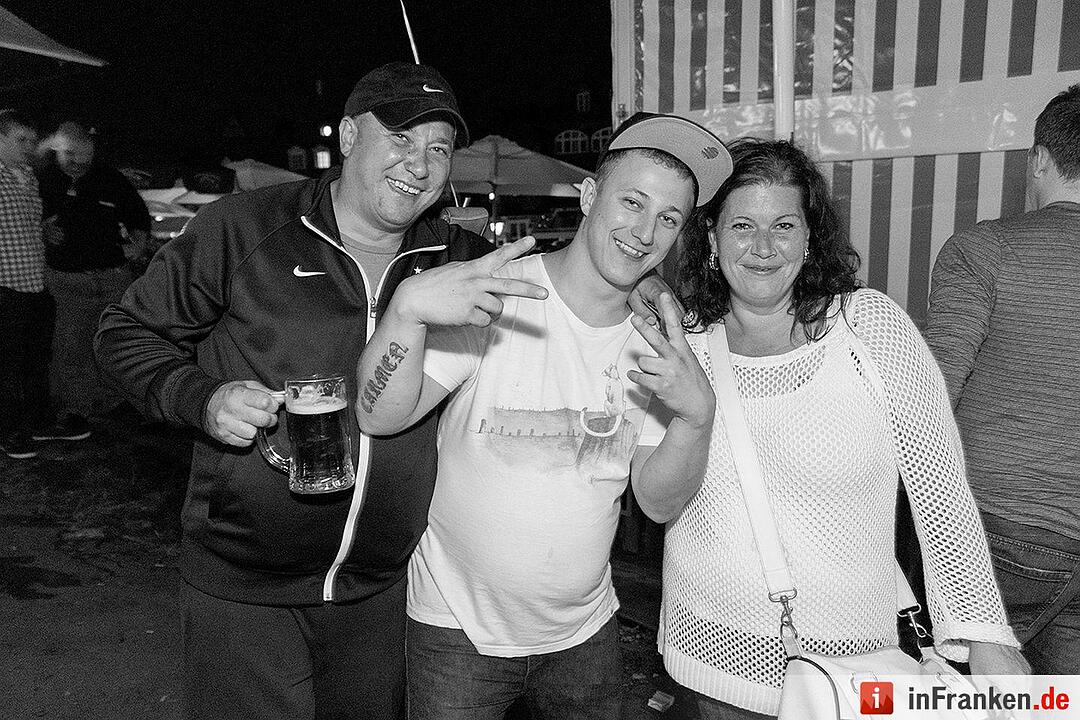 Sandkerwa: Partyfotos