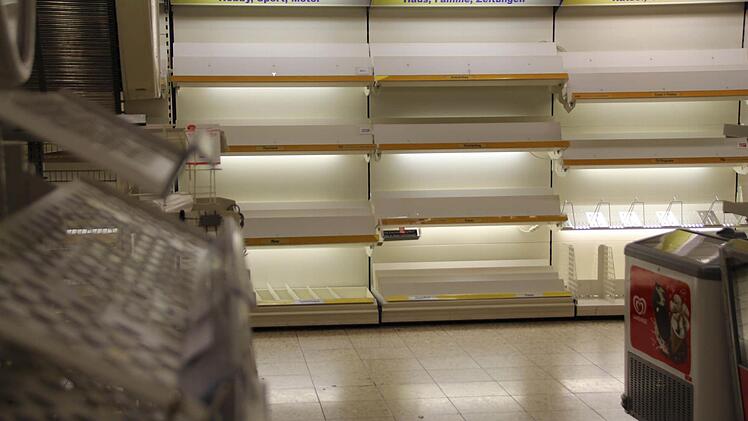 Das alte E-Center in Höchstadt. Am Dienstag eröffnet Edeka neu. Foto: Christian Bauriedel