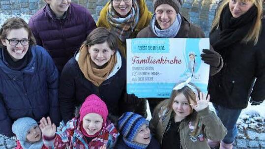 Jennifer Ebert und das Team der Familienkirche freuen sich auf viele Familien, die am Sonntag um 11 Uhr gemeinsam Gottesdienst feiern wollen. Foto: Katharina Müller-Sanke