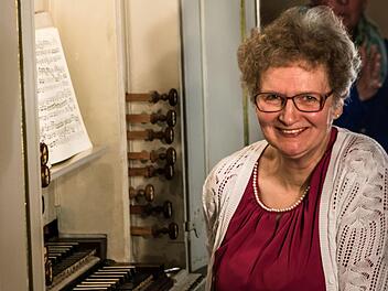 Annerose Röder gestaltete ein Konzert an der historischen Wiegleb-Orgel in der Schlosskirche von Niederfüllbach.Foto: Jochen Berger
