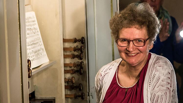 Annerose Röder gestaltete ein Konzert an der historischen Wiegleb-Orgel in der Schlosskirche von Niederfüllbach.Foto: Jochen Berger