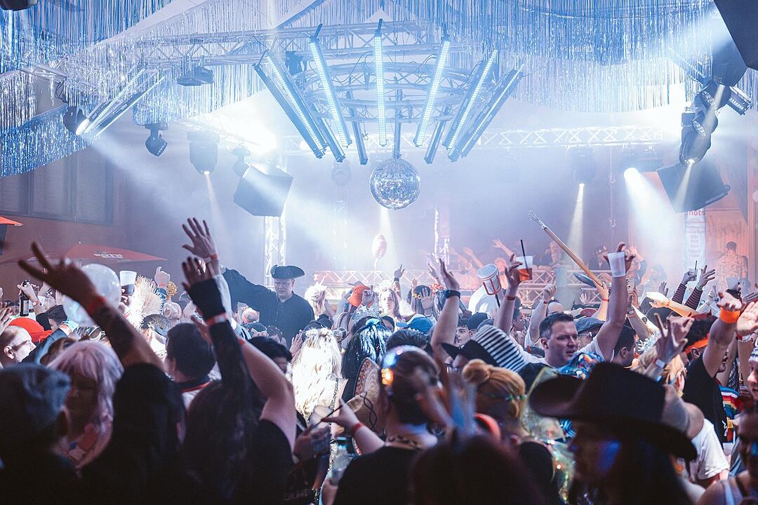 DJ Franky und DJ Matze lie&szlig;en die Halle beben!