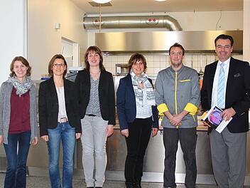 Auf dem Bild zu sehen sind: Rosina P&uuml;ttmann, Simone Eckert, Ann-Kathrin Hillebrand, Birgit Distler, Michael St&ouml;cker und Horst Pfadenhauer (von links) Foto: Jakob Weber